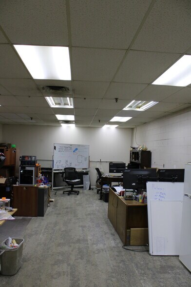 More Photos Of 1777 Oakdale Ave, West Saint Paul Manufacturing For Lease
