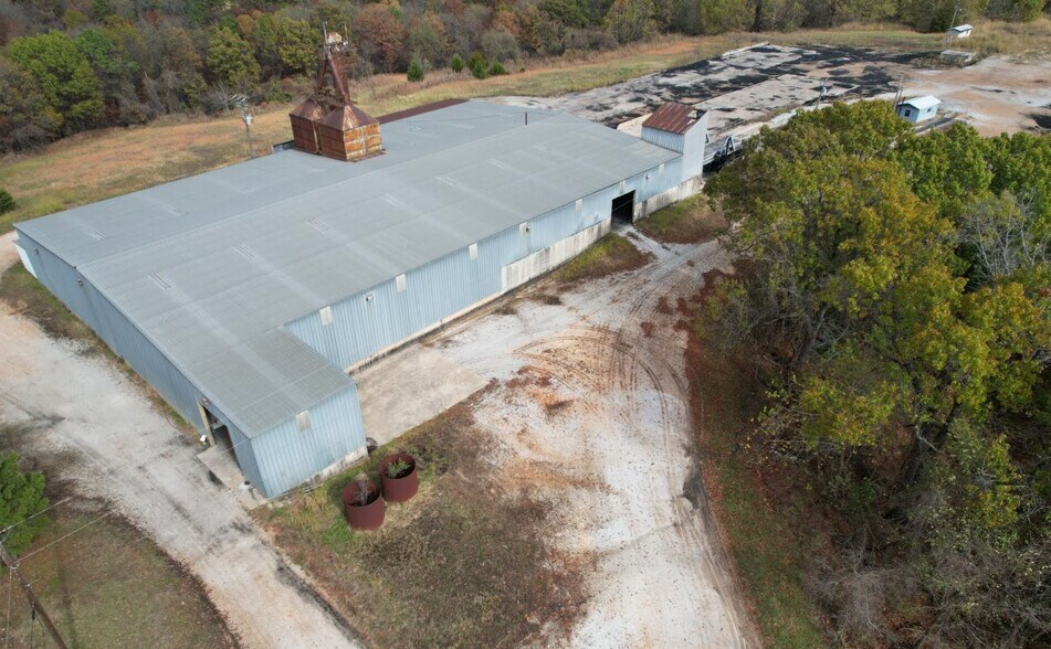 More Photos Of Charcoal Plant Dr, Omaha Warehouse For Sale