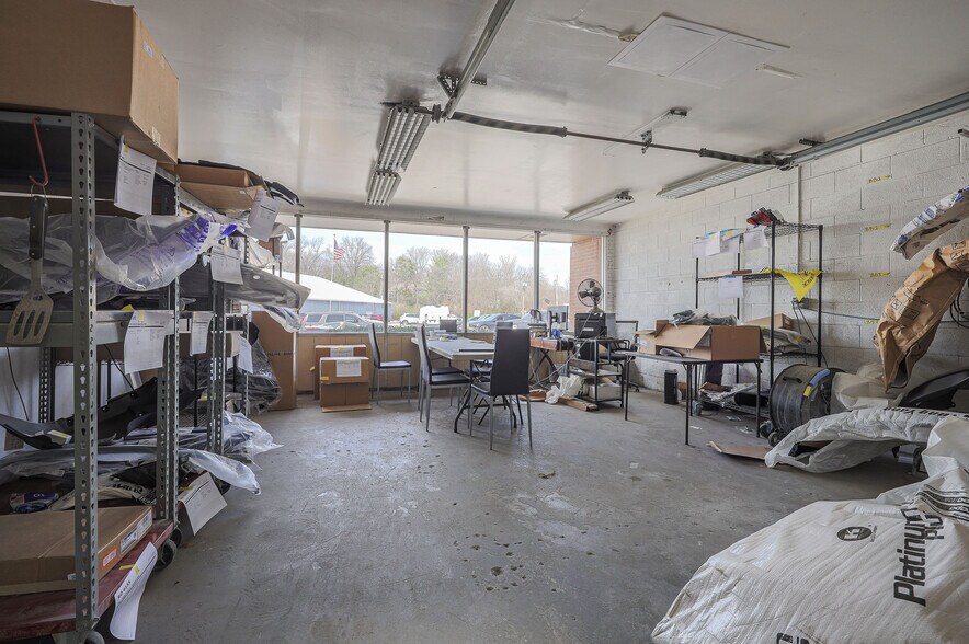 More Photos Of 2005-2007 W 103rd Ter, Leawood Service For Sale