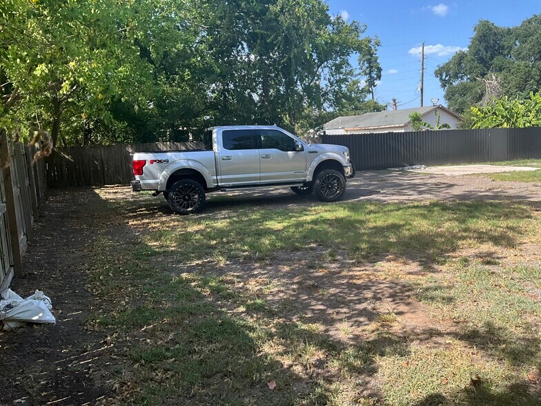 More Photos Of 21095 FM 362 Rd, Waller Flex For Sale