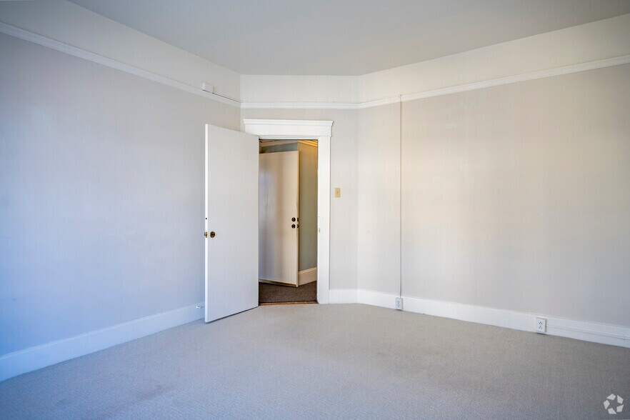 More Photos Of 1945-1947 Divisadero St, San Francisco Medical For Sale