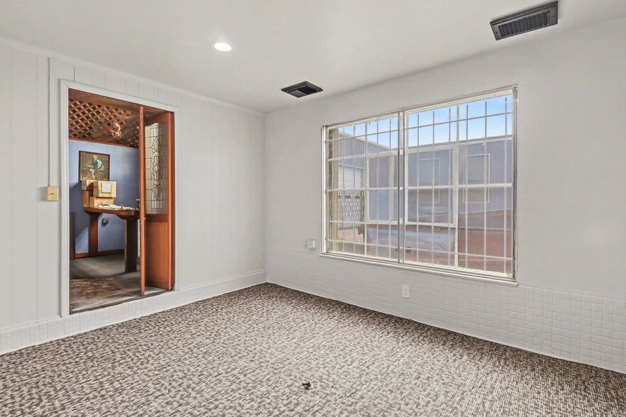 More Photos Of 20210 Sherwood St, Detroit Warehouse For Sale