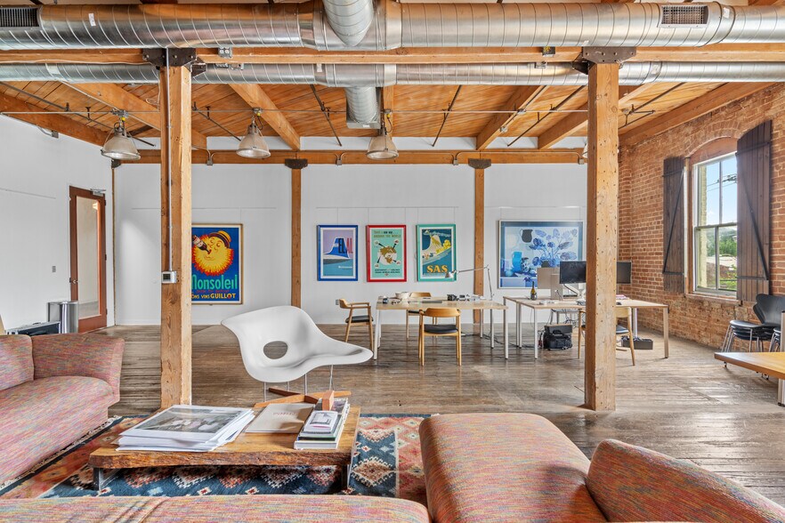 More Photos Of 1113 Vine St, Houston Loft Creative Space For Lease