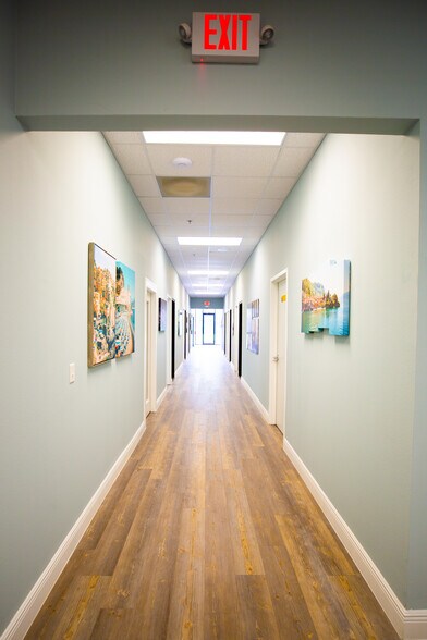More Photos Of 2121 S Hiawasee Rd, Orlando Coworking Space