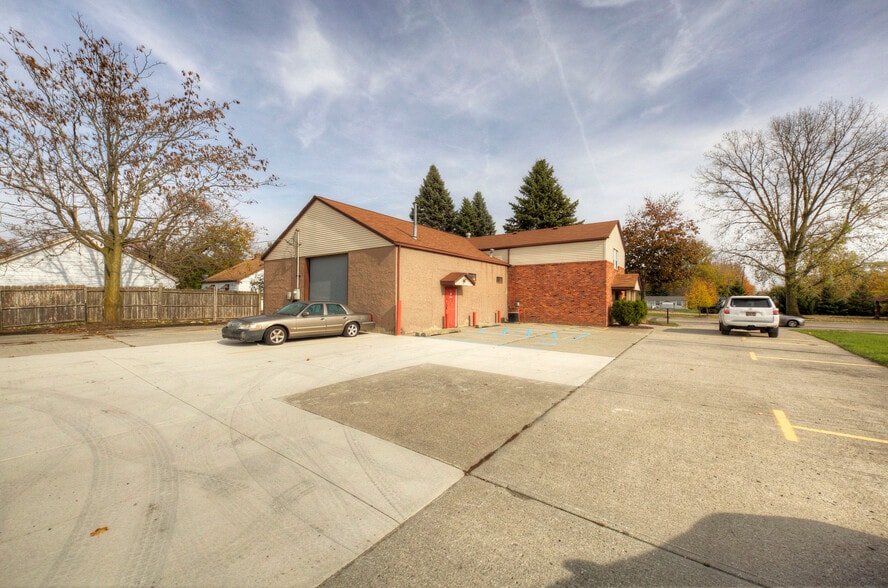 More Photos Of 36050 Goddard Rd, Romulus Auto Repair For Sale