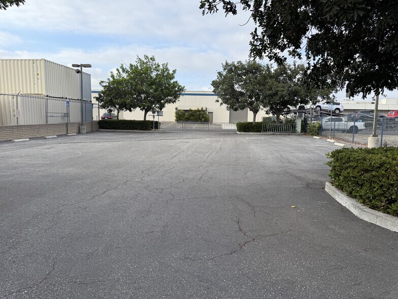 More Photos Of 3070 Airport way, Long Beach Land For Lease