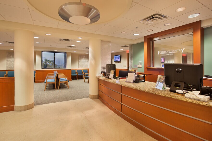 More Photos Of 3650 Joseph Siewick Dr, Fairfax Medical For Lease