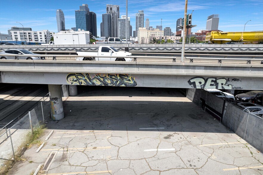 More Photos Of 1700 S Flower St, Los Angeles Parking Lot For Lease