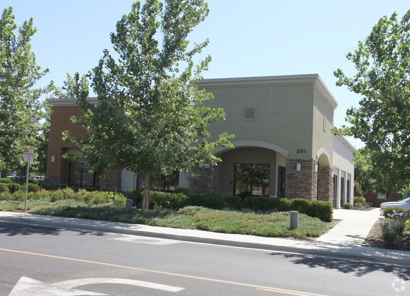 More Photos Of 351 Mall Dr, Hanford Office For Sale