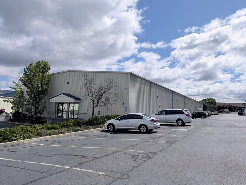 More Photos Of 688 Tolman Creek Rd, Ashland Refrigeration Cold Storage For Lease