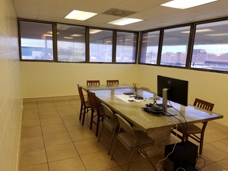 More Photos Of 2222 Kamehameha Hwy, Honolulu Warehouse For Lease