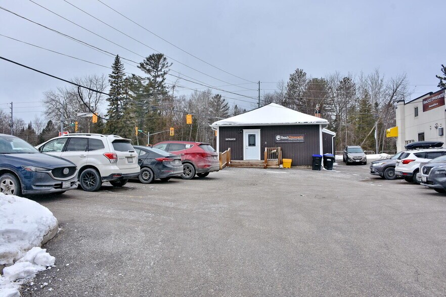 More Photos Of 1535 Mosley St, Wasaga Beach Storefront Retail Office For Sale