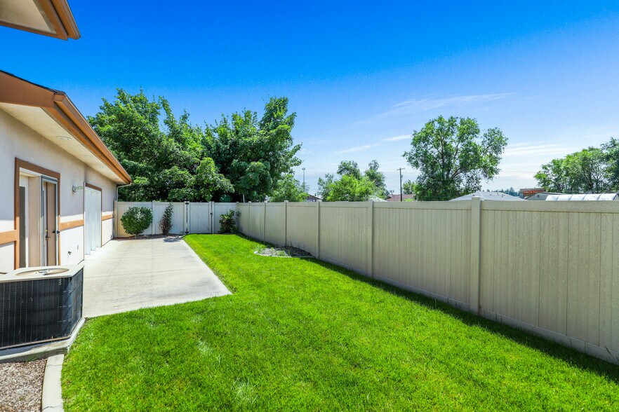 More Photos Of 9629 N Colfax Rd, Spokane Office For Sale