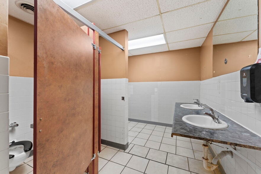 More Photos Of 118 Railroad Ave NE, Mora General Retail For Sale
