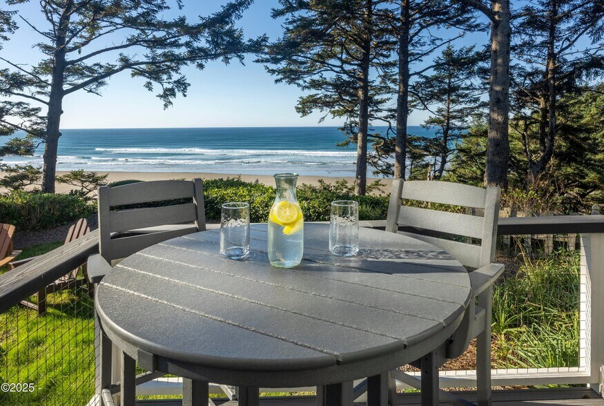 More Photos Of 4925 NW Woody Way, Newport Specialty For Sale