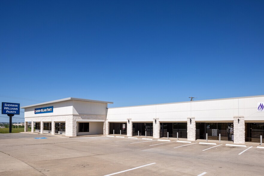 Primary Photo Of 2817 Alta Mere Dr, Fort Worth Storefront For Lease