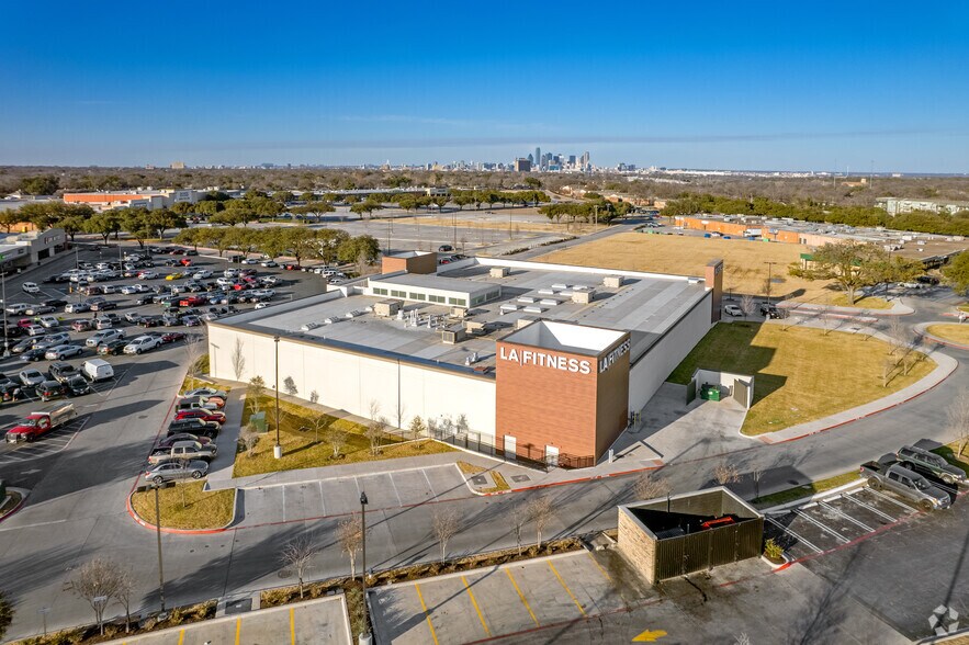 More Photos Of 655-700 W Illinois Ave, Dallas Unknown For Lease