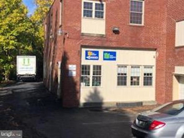 More Photos Of 113 E Chestnut St, Souderton Self Storage For Sale