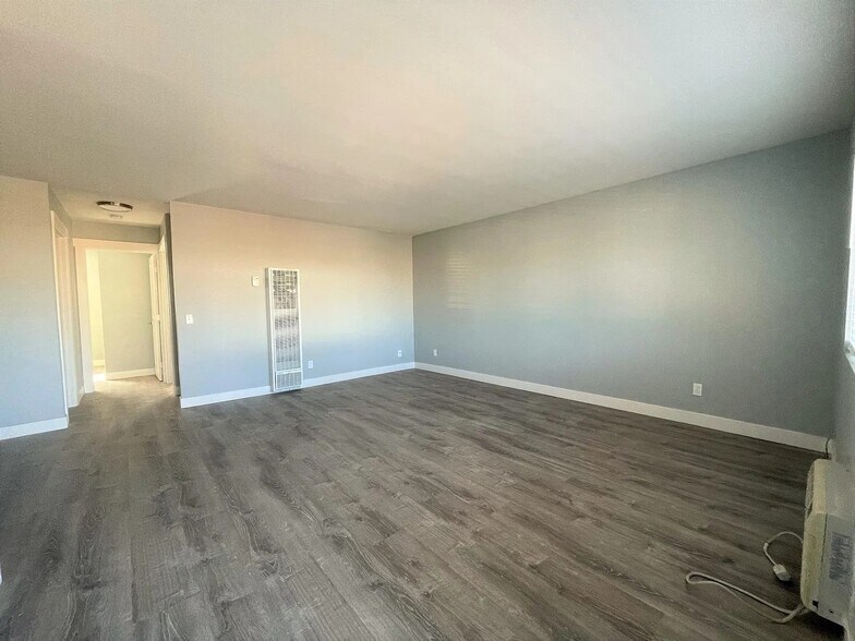 More Photos Of 594 Graves Ave, El Cajon Apartments For Sale
