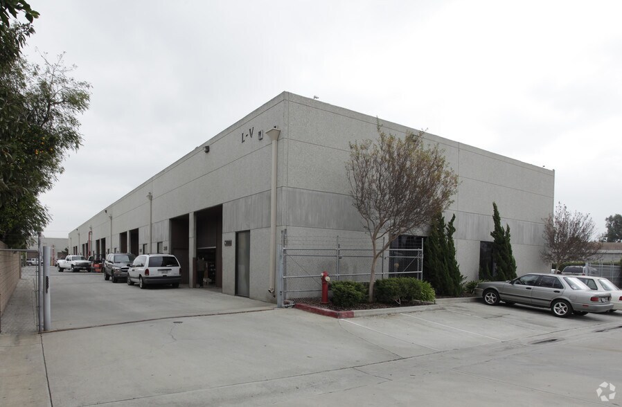 More Photos Of 7372 Walnut Ave, Buena Park Warehouse For Lease