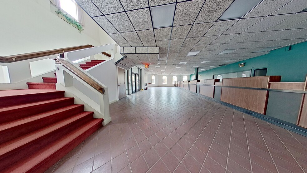 More Photos Of 4 Central St, Farmington Bank For Sale