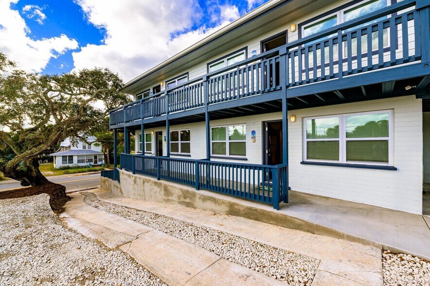 More Photos Of 112 N Peninsula Dr, Daytona Beach Apartments For Sale