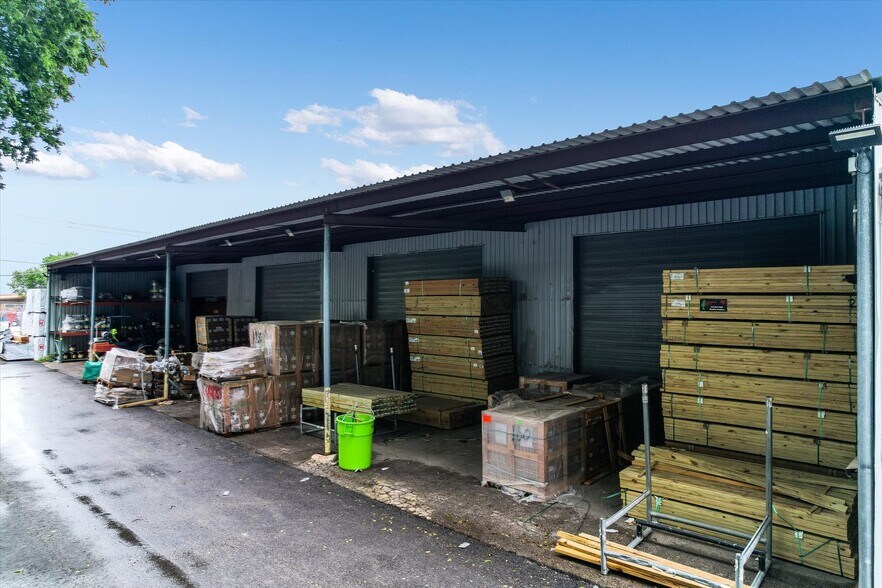 More Photos Of 9520 Brown Ln, Austin Warehouse For Lease