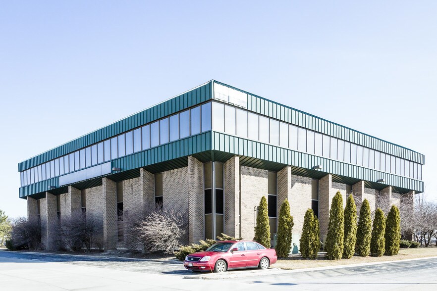 More Photos Of 43 Orland Square Dr, Orland Park Office For Sale