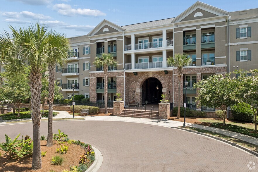 More Photos Of 211 River Landing Dr, Charleston Apartments For Lease