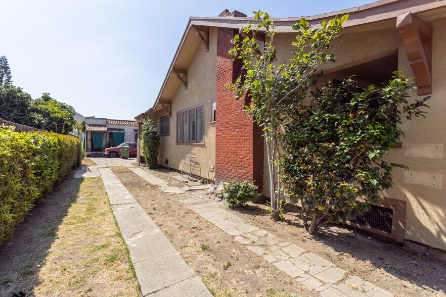 More Photos Of 206 S Soto St, Los Angeles Apartments For Sale