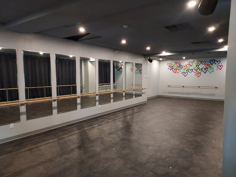 More Photos Of 202 W 4th St, Bethlehem Storefront For Lease