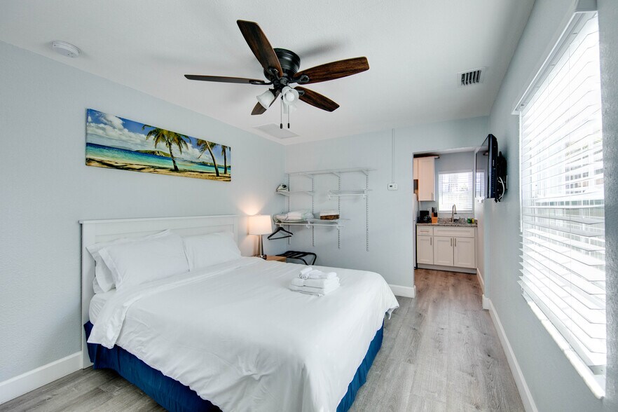 More Photos Of 12321 Gulf Blvd, Treasure Island Hospitality For Sale