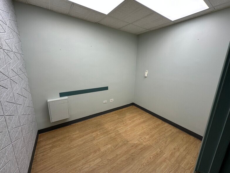 More Photos Of 6338 S Pulaski Rd, Chicago Storefront For Lease