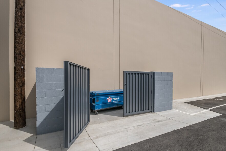 More Photos Of 633 Hindry Ave, Inglewood Warehouse For Sale