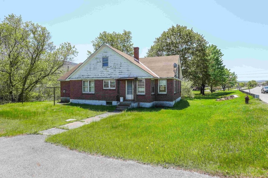 More Photos Of 1499 S State St, North Adams Distribution For Sale
