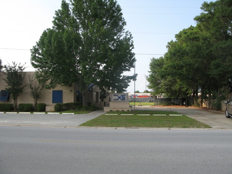 More Photos Of 10 Industrial St, Fort Walton Beach Flex For Lease