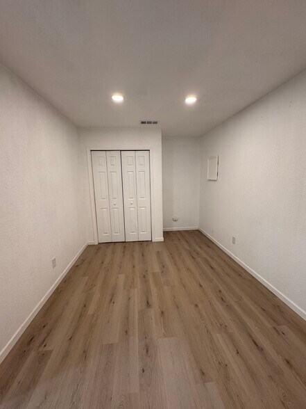More Photos Of 823 W Sunrise Cir, Hobbs Flex For Lease