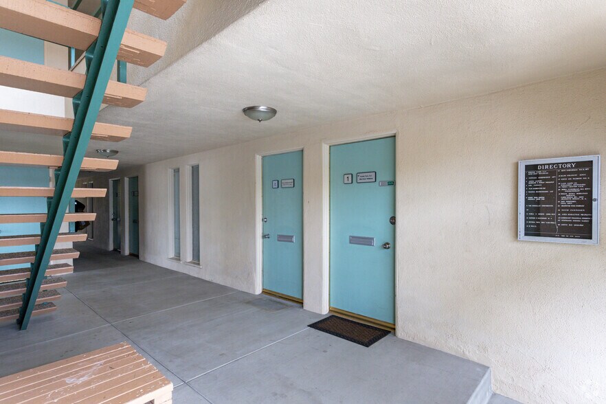 More Photos Of 205 Avenue I, Redondo Beach Medical For Lease