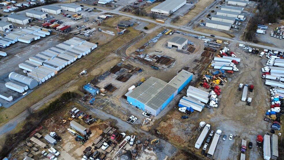 More Photos Of 378-382 Sandhill Rd, La Vergne Manufacturing For Lease