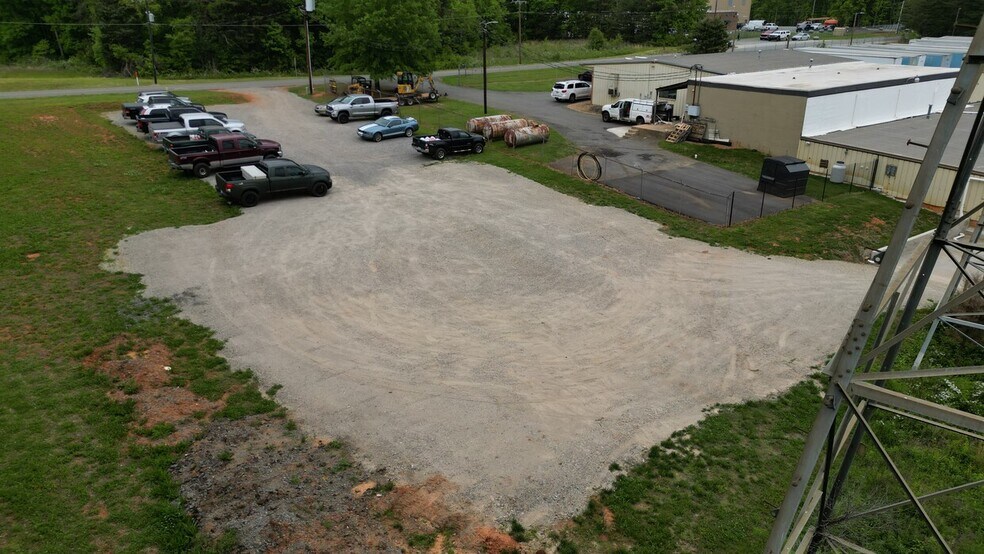 More Photos Of 662 Angus Ct, Rural Hall Light Distribution For Lease