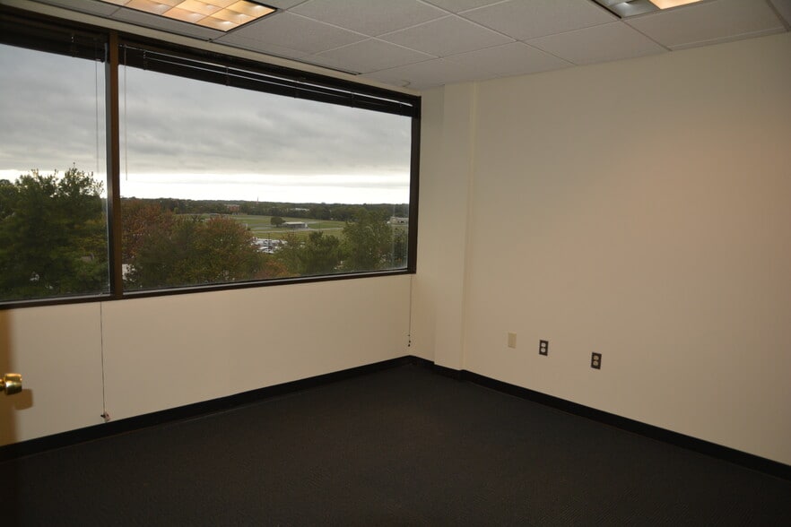 More Photos Of 438 N Frederick Ave, Gaithersburg Medical For Sale