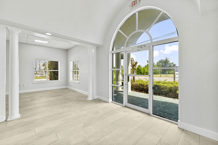 More Photos Of 5907 Sr-22, Panama City Funeral Home For Lease