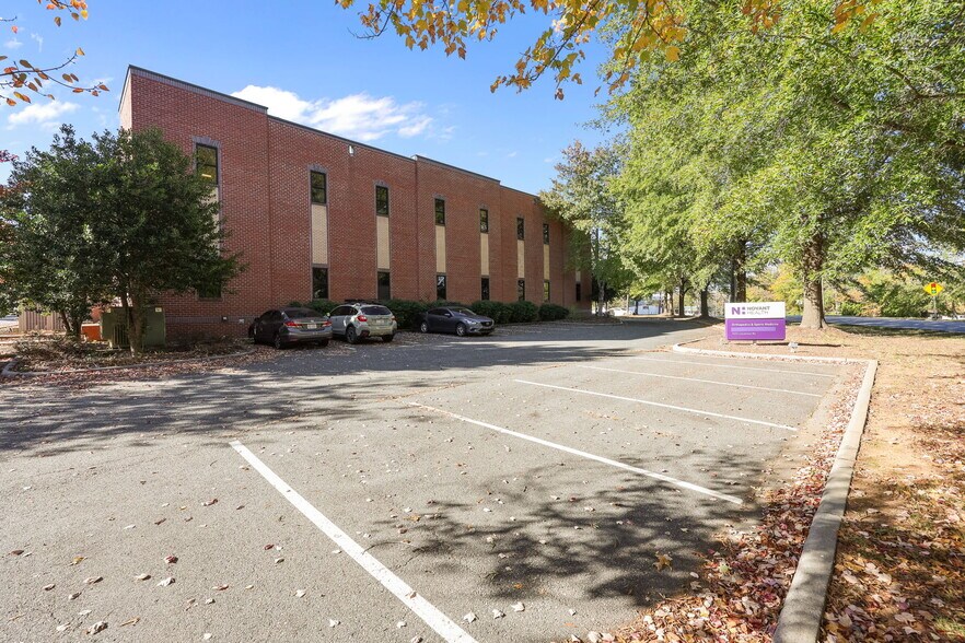 More Photos Of 1035 Lincolnton Rd, Salisbury Medical For Sale