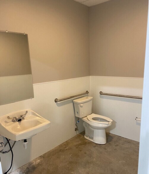 More Photos Of 16830 County Rd 543, Nevada Warehouse For Lease