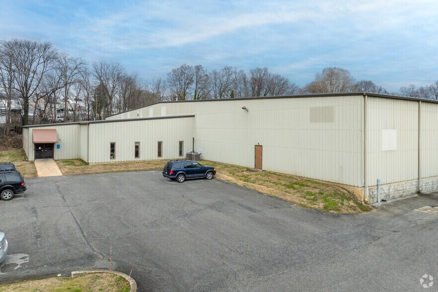 Primary Photo Of 525 Mill St, Columbia Warehouse For Sale