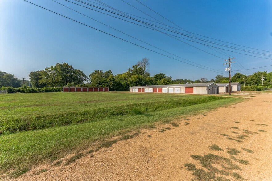 More Photos Of 675 N Jefferson St, Houston Self Storage For Sale