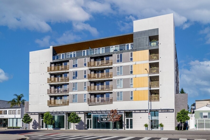 More Photos Of 12035 Wilshire Blvd, Los Angeles Apartments For Lease