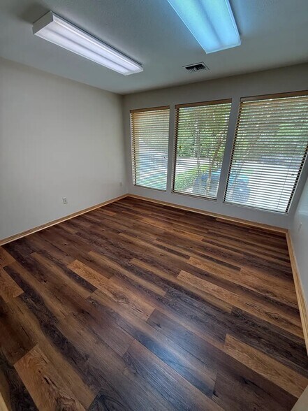 More Photos Of 409 W 21st Ave, Covington Loft Creative Space For Lease