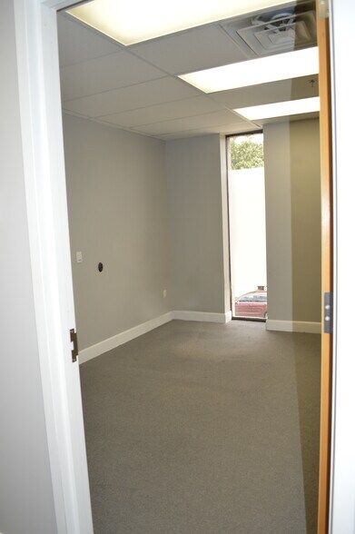 More Photos Of 1005 Clifton Ave, Clifton Office For Lease