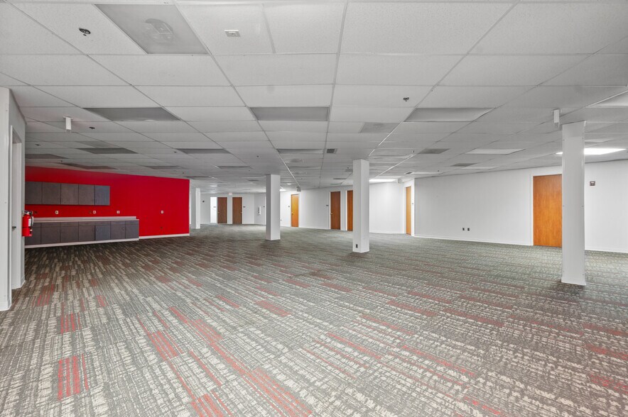 More Photos Of 3 Crowne Point Ct, Sharonville Office For Sale